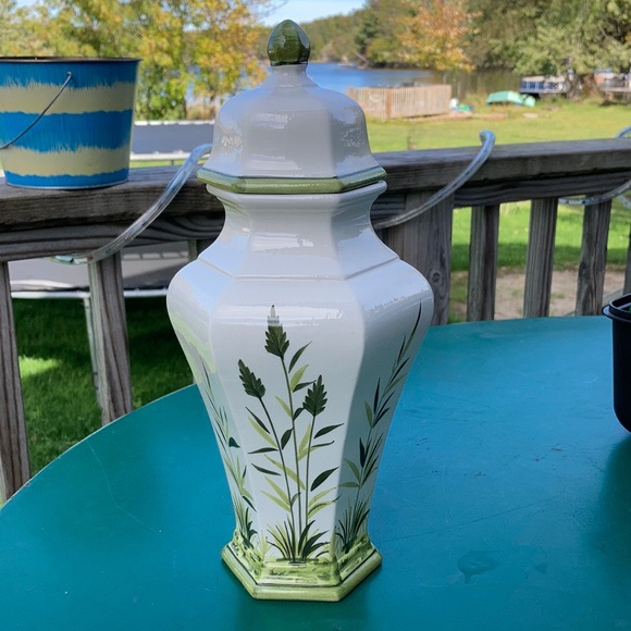 Vintage V. Bassano vase w/lid beautiful no chips